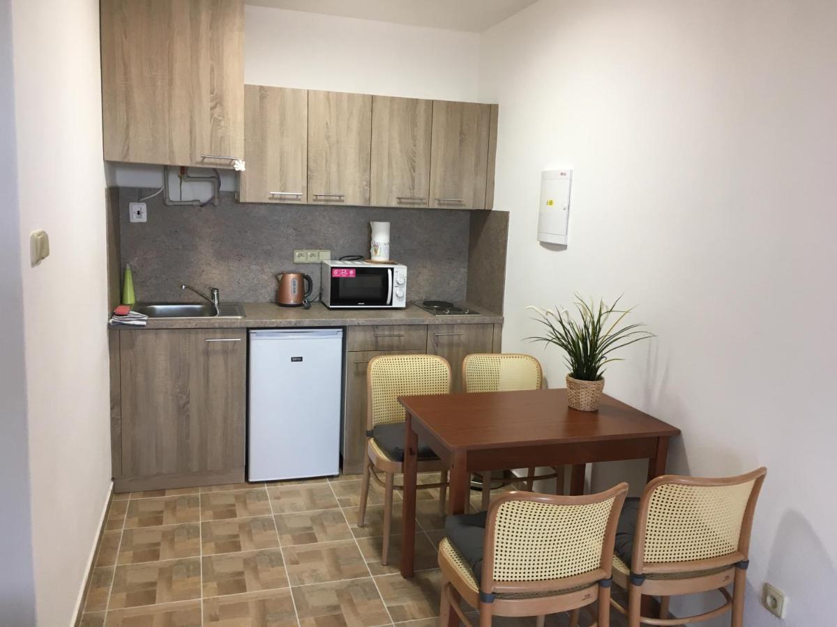 Apartmany S Klimatizaci - Penzion U Kudlacku Pouzdrany Exterior photo